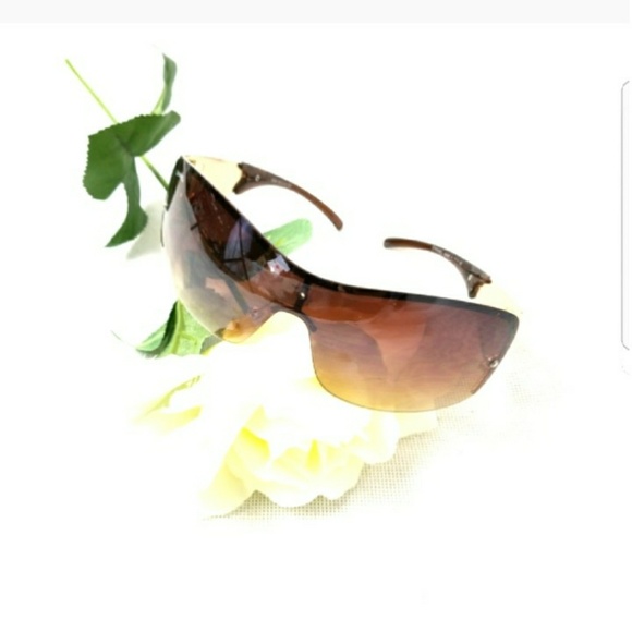 CHANEL Accessories - 🎈TODAY ONLY🎈FLASH SALE CHANEL SUNGLASSES